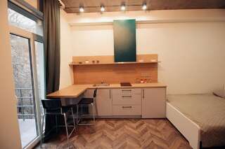 Апарт-отели House 22A Studio Apartments Каунас Номер-студио с балконом-2