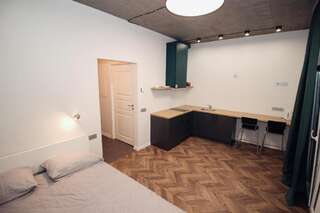 Апарт-отели House 22A Studio Apartments Каунас Номер-студио с балконом-9